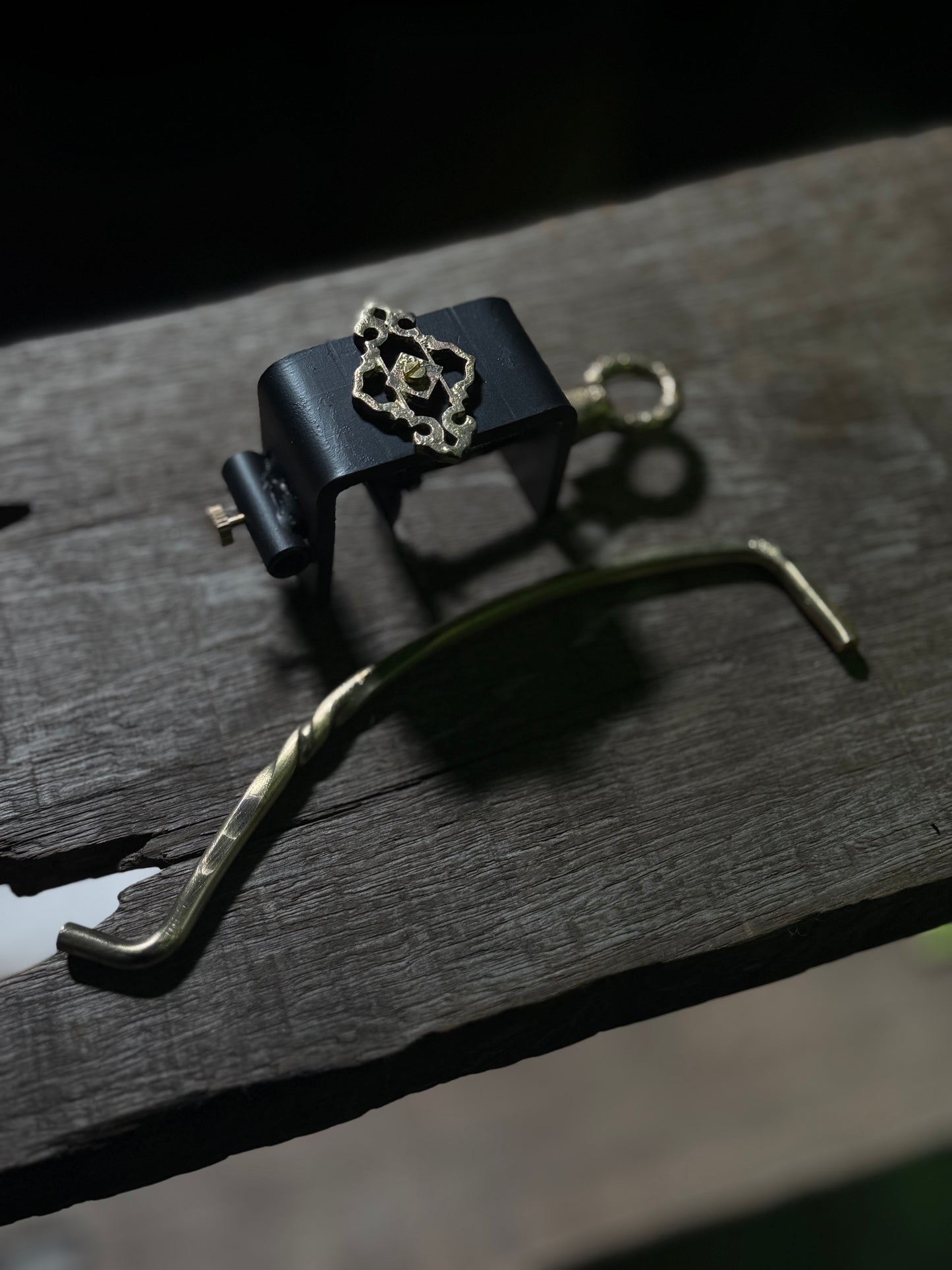 Baroque Pole Clamp Hook