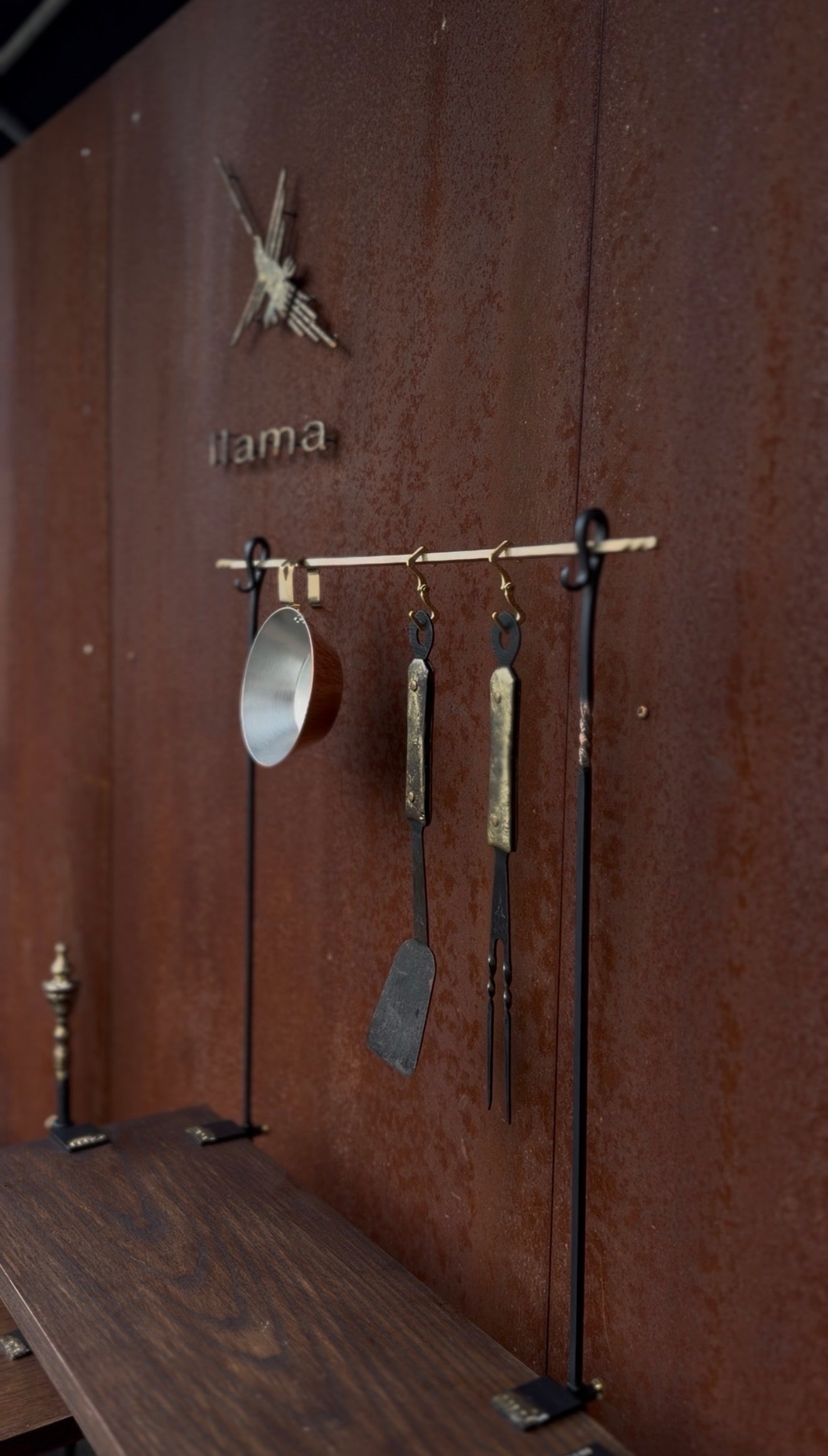 BRIDGE HANGER