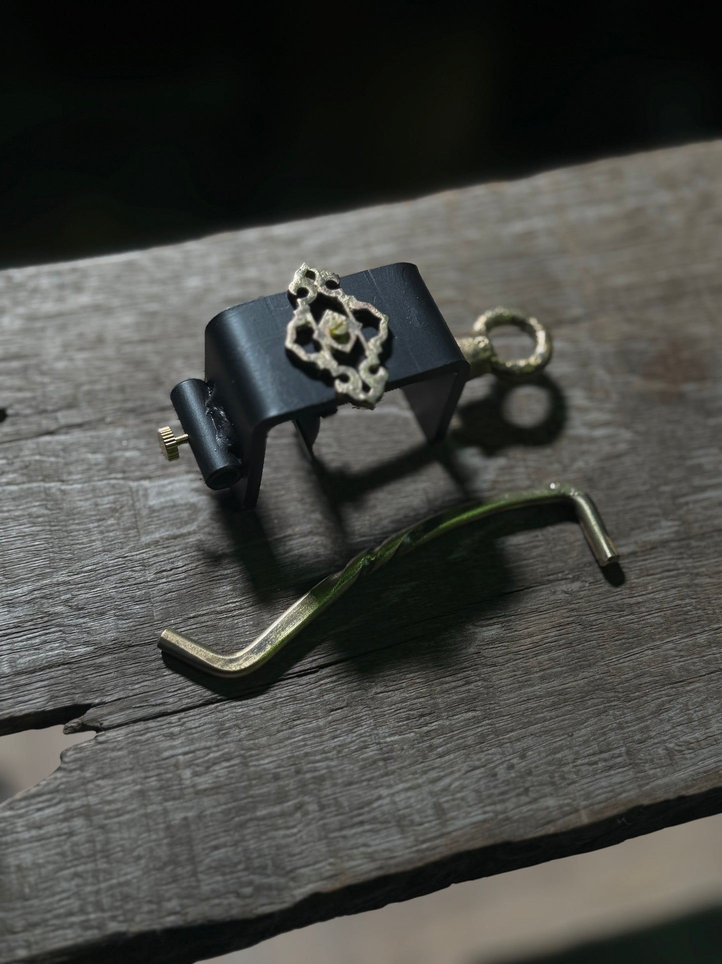Baroque Pole Clamp Hook