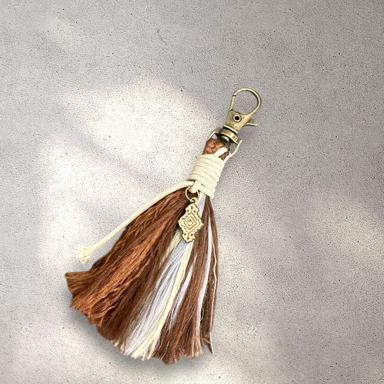 ジプシータッセルチャーム