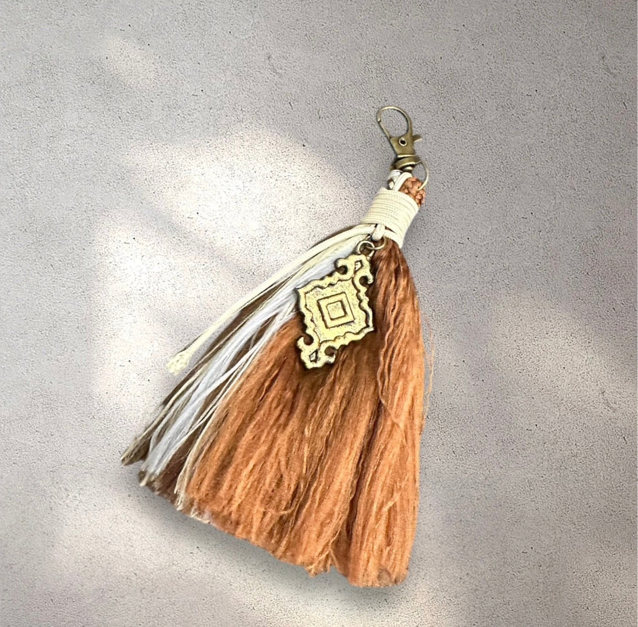 ジプシータッセルチャーム