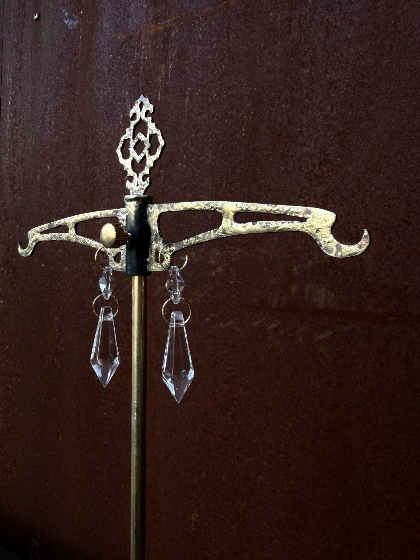 Baroqne stand/hanger