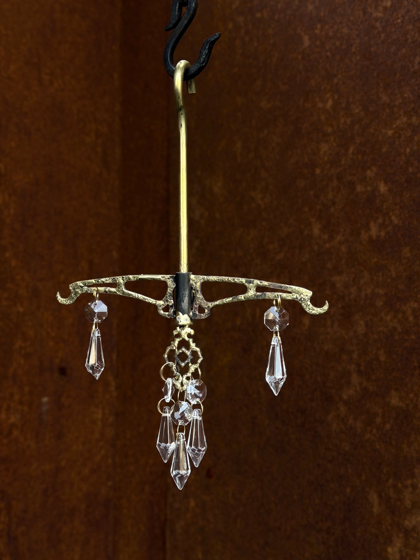 Baroqne stand/hanger