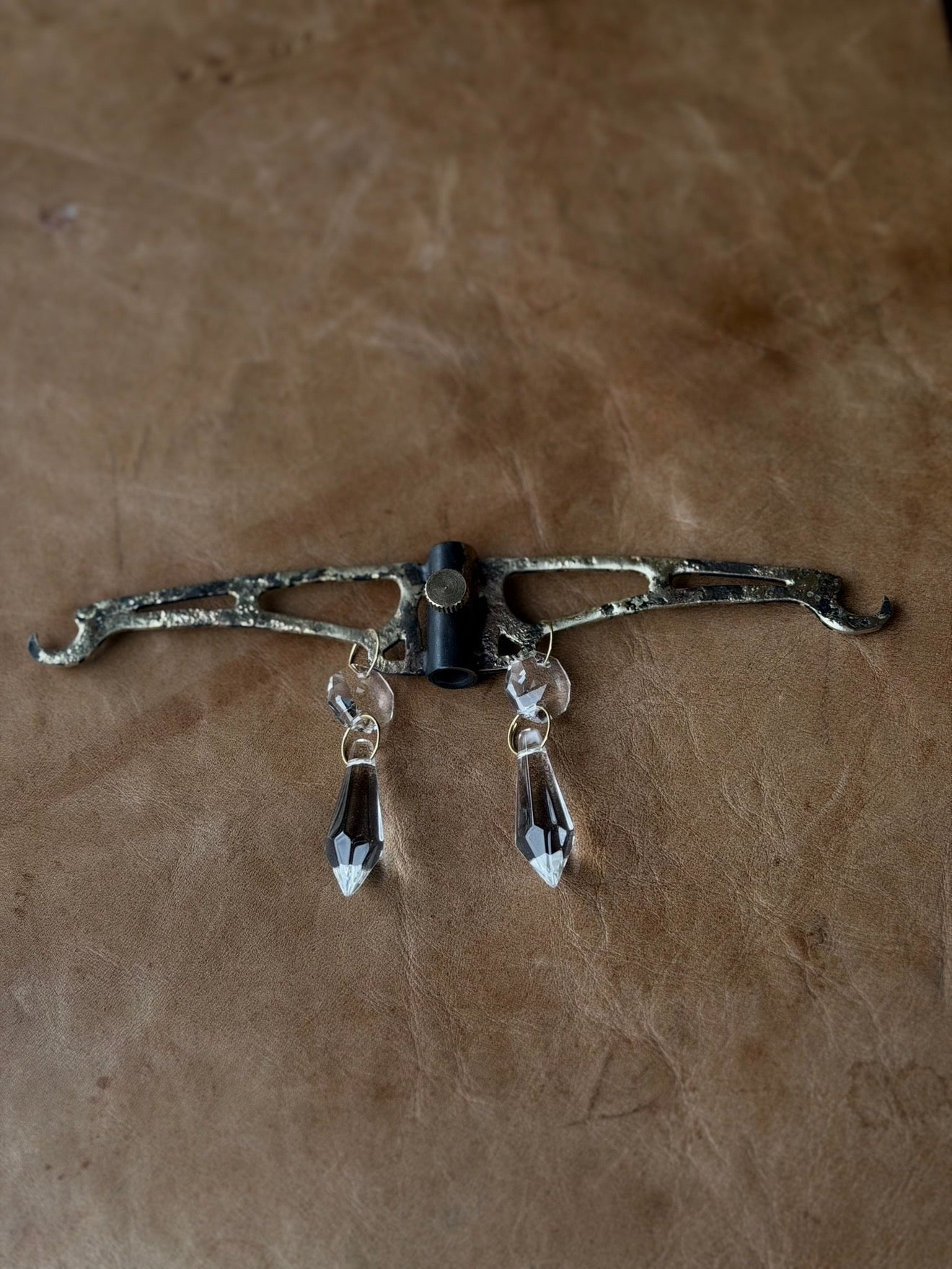 Baroqne stand/hanger